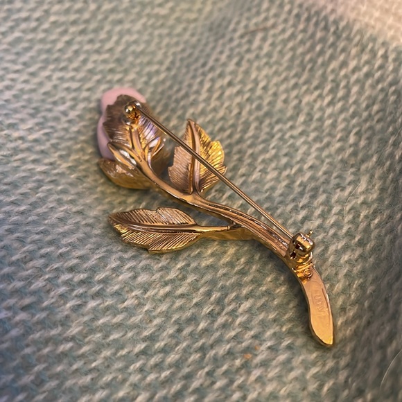 Beautiful Rise Brooch - Picture 2 of 2